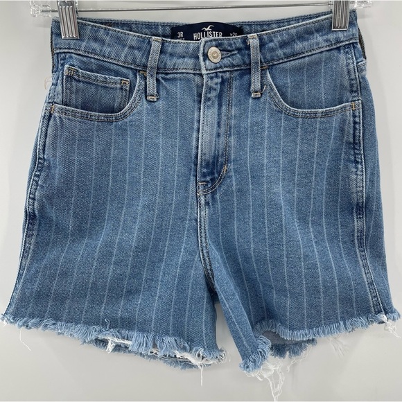 Hollister Pants - Hollister Ultra High-Rise Vintage Stretch Mom Jean Shorts Size 3 or 26